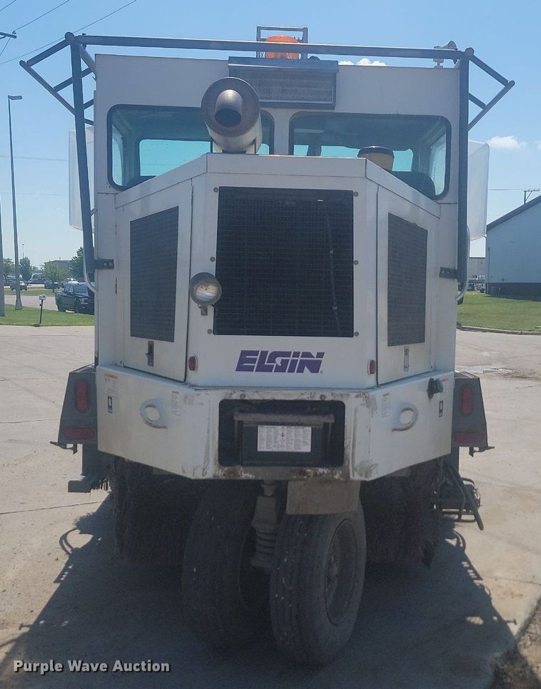 image for item ML9523 Elgin Pelican Series P  sweeper