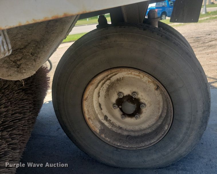 image for item ML9523 Elgin Pelican Series P  sweeper