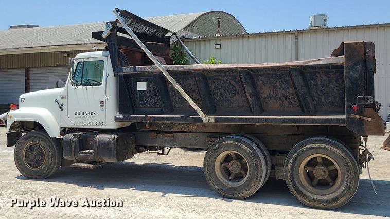image for item MO9907 1989 International F2554  dump truck