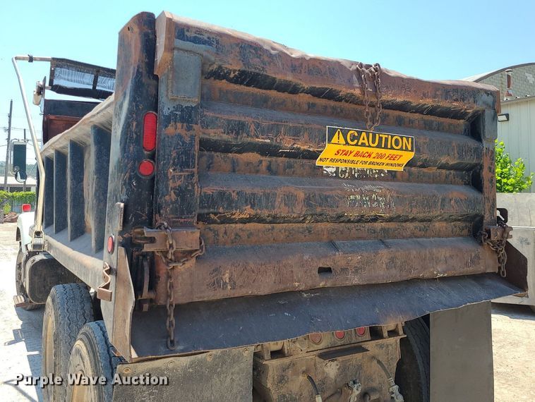 image for item MO9907 1989 International F2554  dump truck