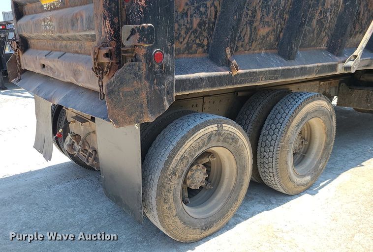 image for item MO9907 1989 International F2554  dump truck