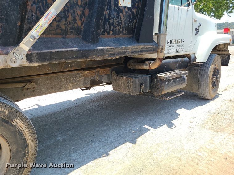 image for item MO9907 1989 International F2554  dump truck