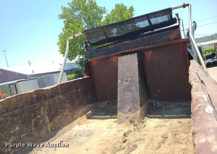 image for item MO9907 1989 International F2554  dump truck