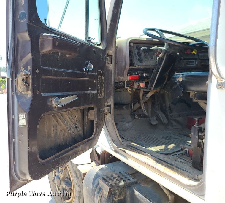 image for item MO9907 1989 International F2554  dump truck