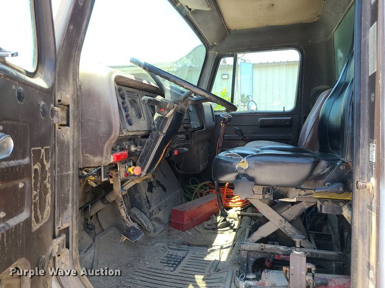 image for item MO9907 1989 International F2554  dump truck