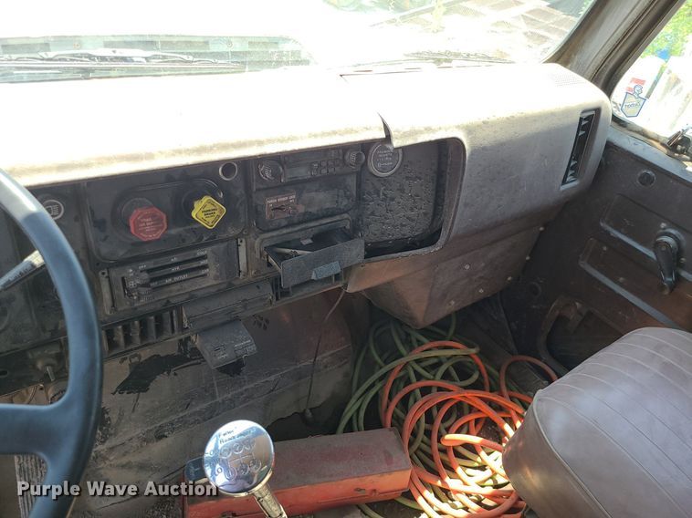 image for item MO9907 1989 International F2554  dump truck