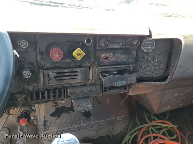 image for item MO9907 1989 International F2554  dump truck