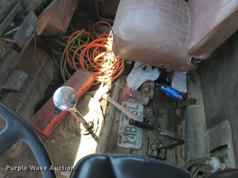 image for item MO9907 1989 International F2554  dump truck