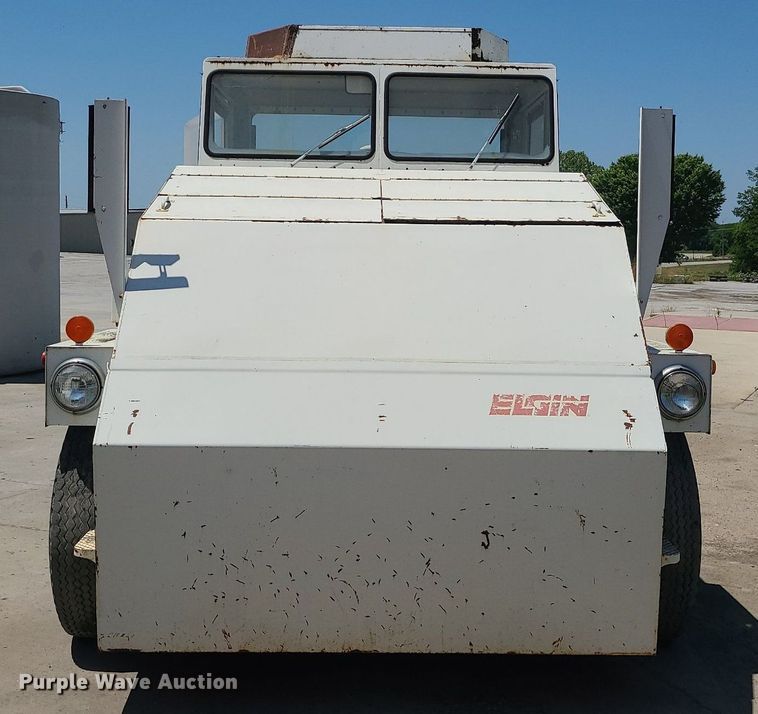 image for item MO9982 Elgin White Wing  street sweeper