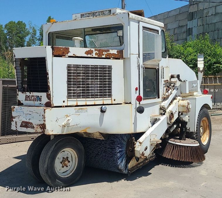 image for item MO9982 Elgin White Wing  street sweeper