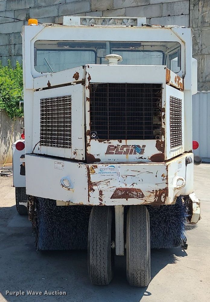 image for item MO9982 Elgin White Wing  street sweeper