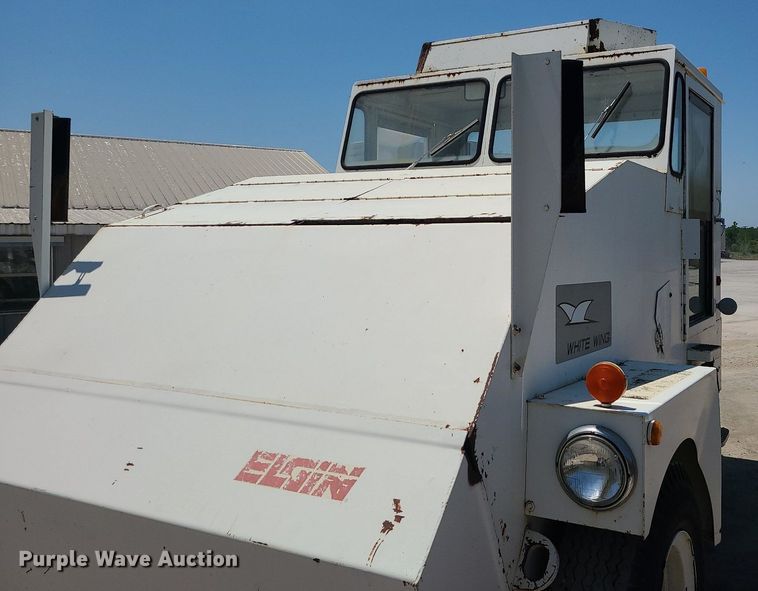 image for item MO9982 Elgin White Wing  street sweeper
