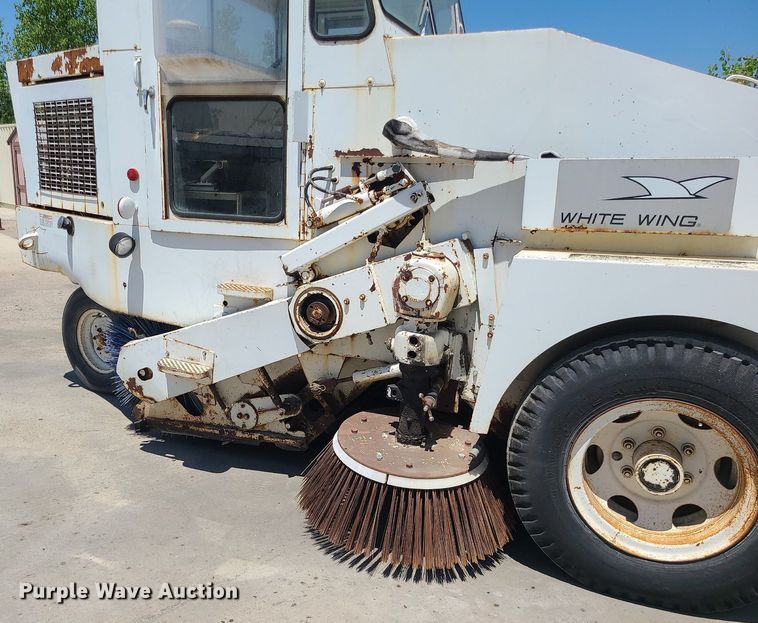 image for item MO9982 Elgin White Wing  street sweeper