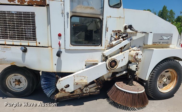 image for item MO9982 Elgin White Wing  street sweeper