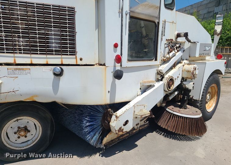 image for item MO9982 Elgin White Wing  street sweeper