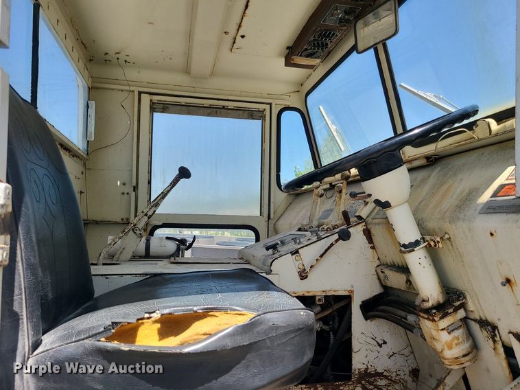 image for item MO9982 Elgin White Wing  street sweeper