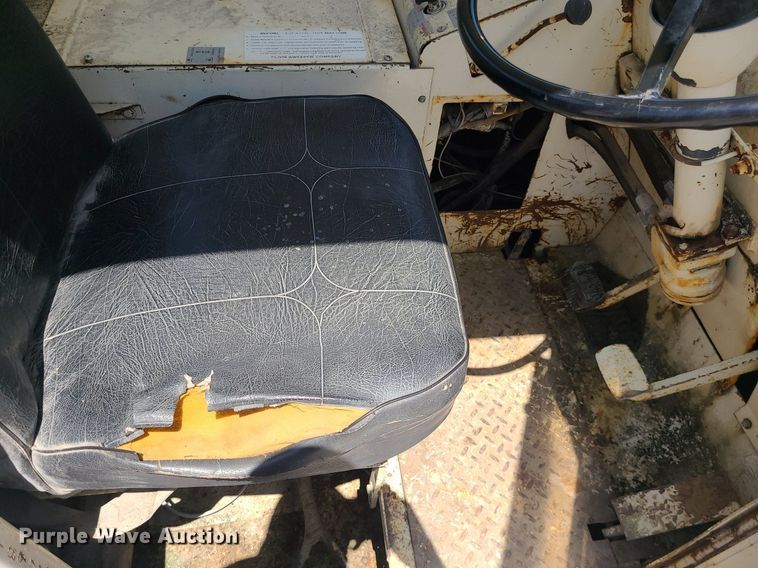 image for item MO9982 Elgin White Wing  street sweeper