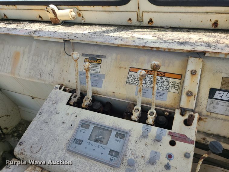 image for item MO9982 Elgin White Wing  street sweeper