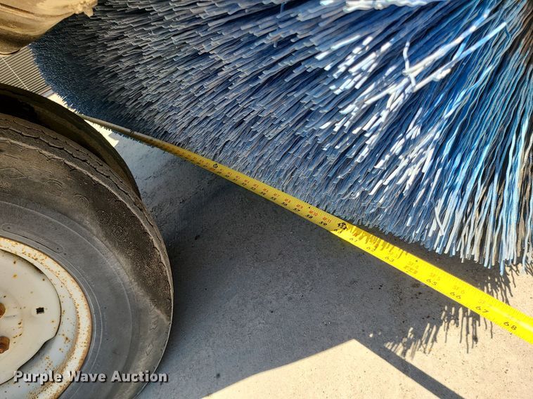 image for item MO9982 Elgin White Wing  street sweeper