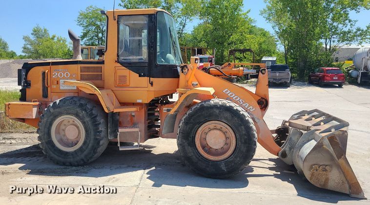 image for item MO9987 2007 Doosan MEGA200-V  wheel loader