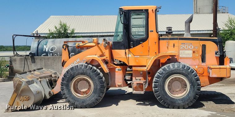 image for item MO9987 2007 Doosan MEGA200-V  wheel loader