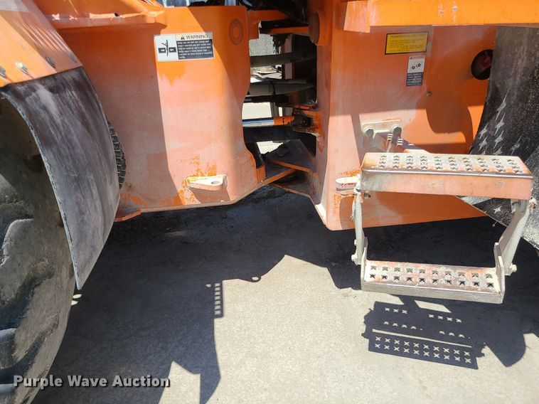 image for item MO9987 2007 Doosan MEGA200-V  wheel loader