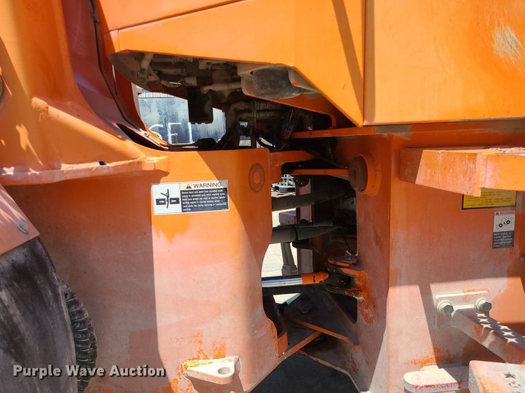 image for item MO9987 2007 Doosan MEGA200-V  wheel loader