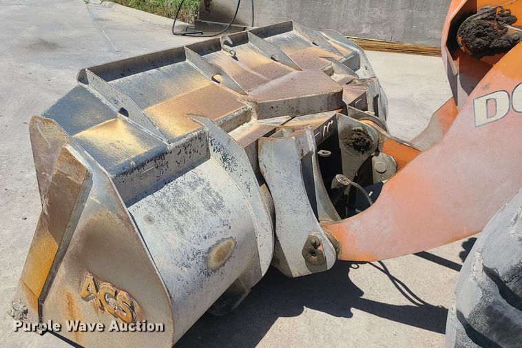 image for item MO9987 2007 Doosan MEGA200-V  wheel loader