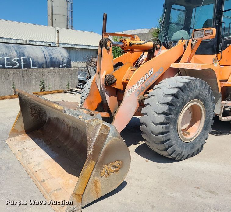 image for item MO9987 2007 Doosan MEGA200-V  wheel loader