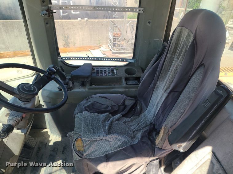 image for item MO9987 2007 Doosan MEGA200-V  wheel loader