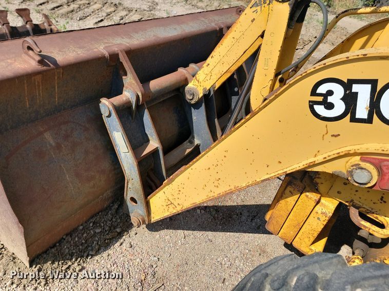 image for item MY9015 1998 John Deere 310SE  backhoe