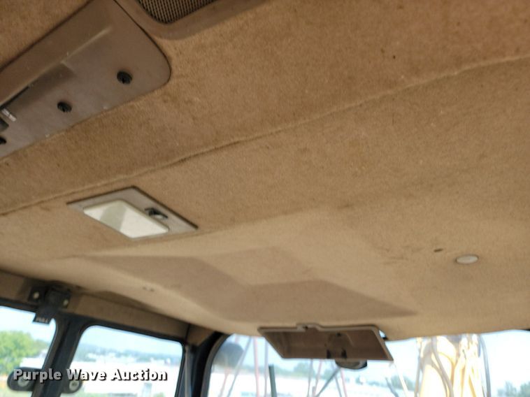 image for item MY9015 1998 John Deere 310SE  backhoe