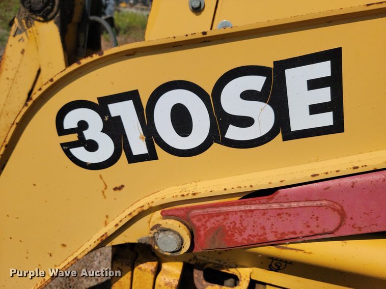 image for item MY9015 1998 John Deere 310SE  backhoe