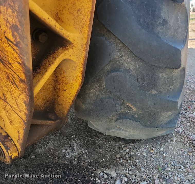 image for item MY9015 1998 John Deere 310SE  backhoe