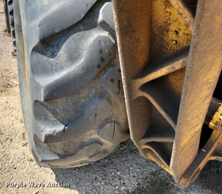 image for item MY9015 1998 John Deere 310SE  backhoe