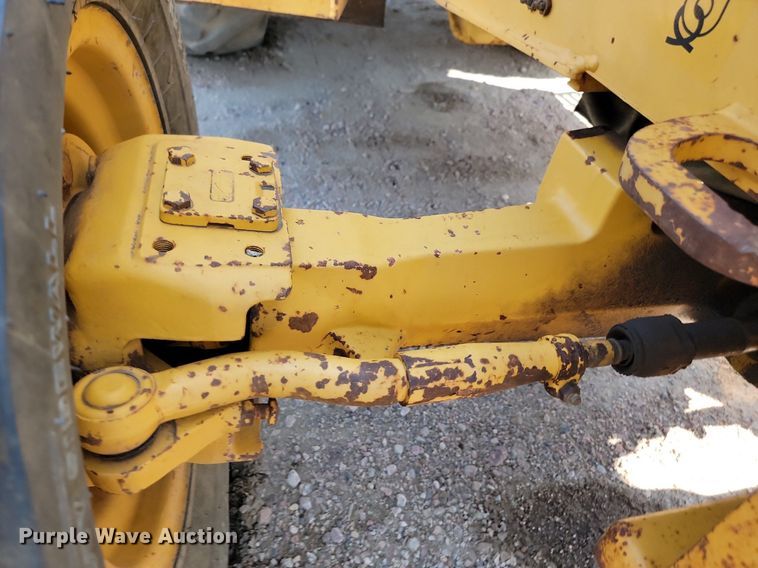 image for item MY9015 1998 John Deere 310SE  backhoe