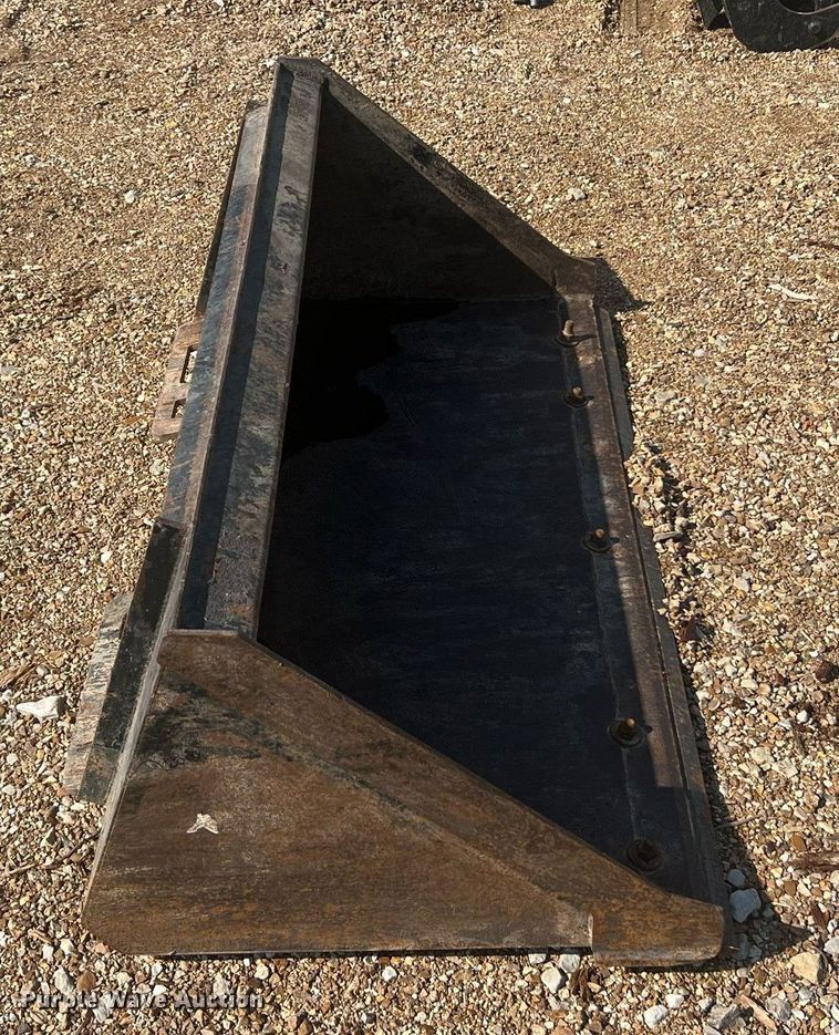 image for item NA9002 60" W skid steer bucket