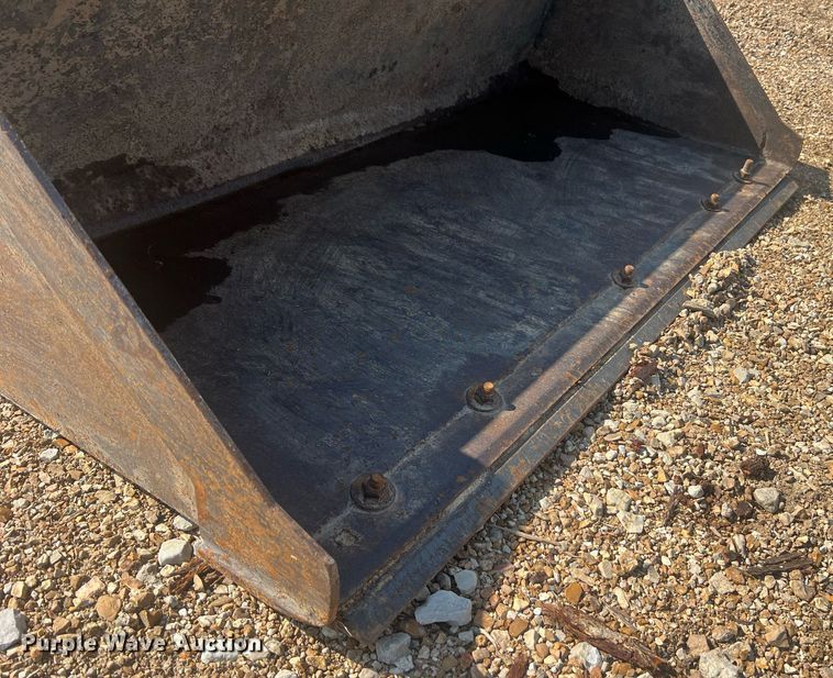 image for item NA9002 60" W skid steer bucket