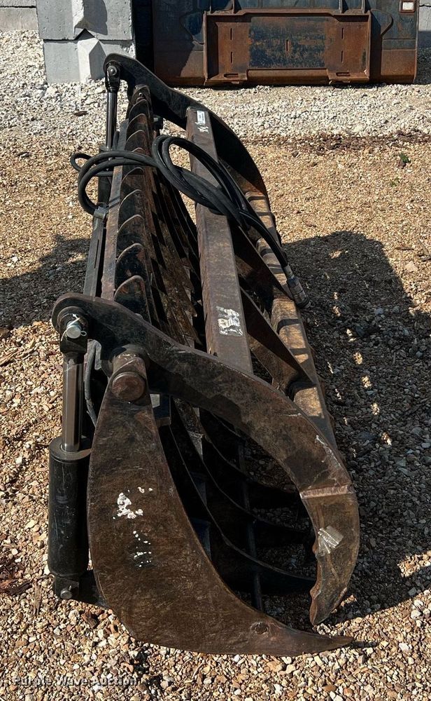 image for item NA9004 Anbo  79" W skid steer grapple bucket