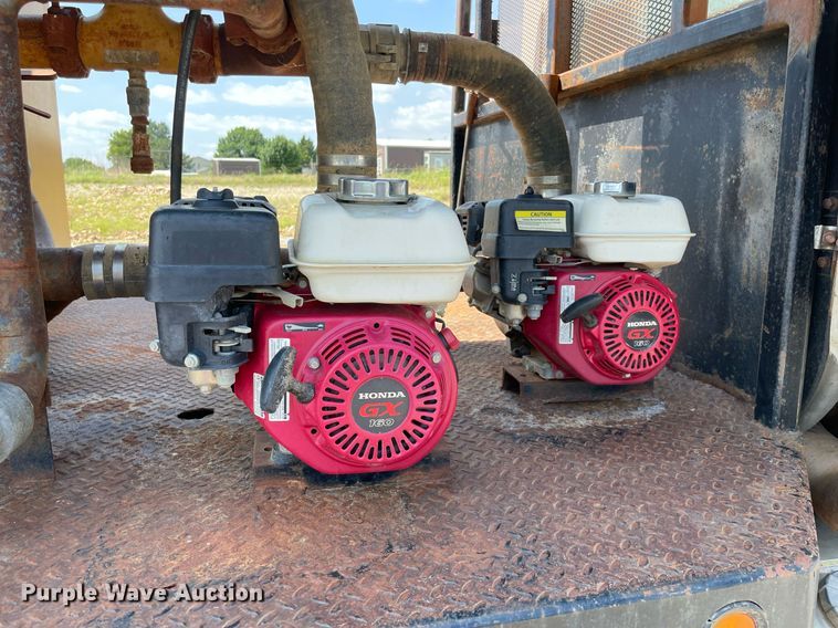 image for item NB9061 1993 Mack CH613  flatbed truck