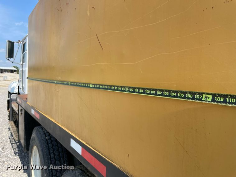 image for item NB9061 1993 Mack CH613  flatbed truck