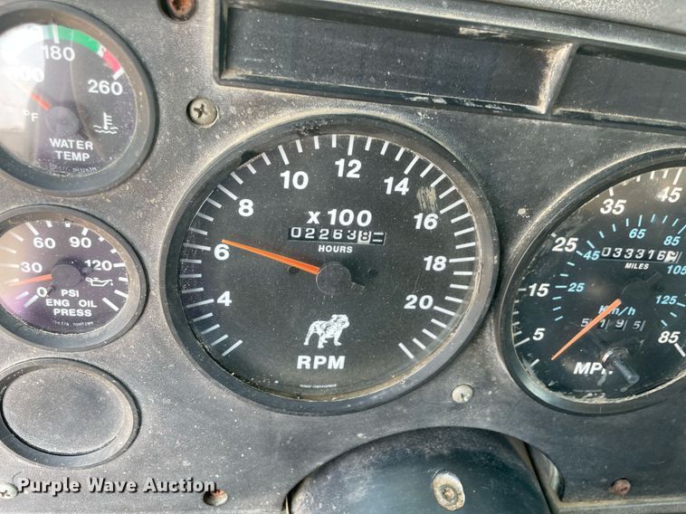 image for item NB9061 1993 Mack CH613  flatbed truck