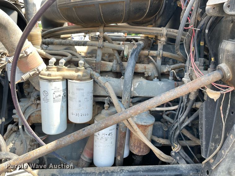 image for item NB9061 1993 Mack CH613  flatbed truck