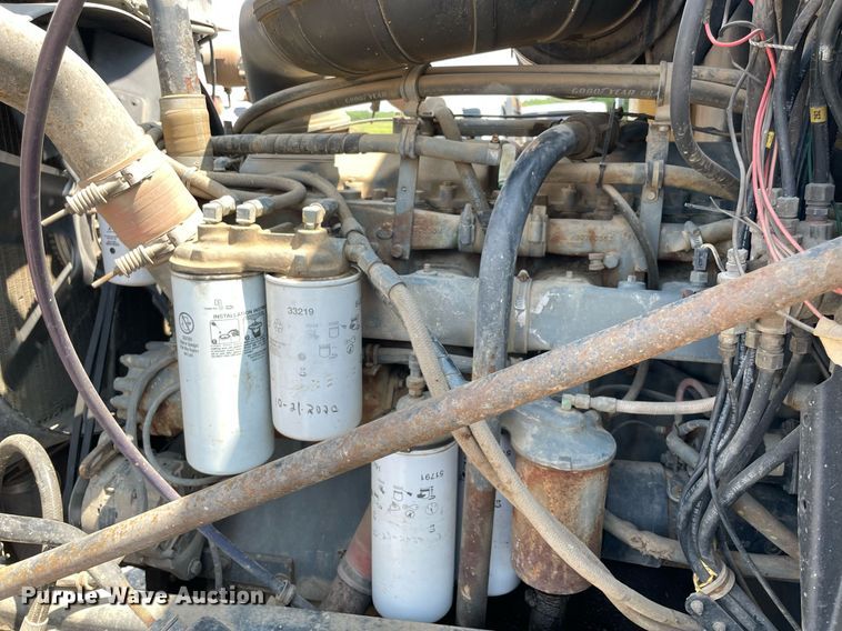 image for item NB9061 1993 Mack CH613  flatbed truck