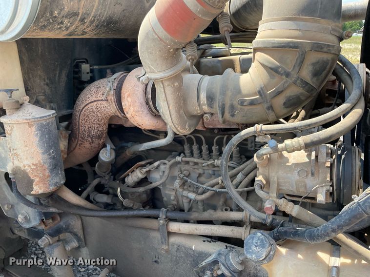 image for item NB9061 1993 Mack CH613  flatbed truck