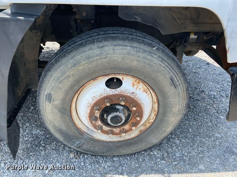 image for item NB9061 1993 Mack CH613  flatbed truck