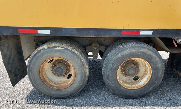 image for item NB9061 1993 Mack CH613  flatbed truck