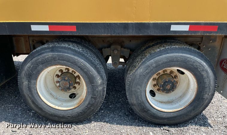 image for item NB9061 1993 Mack CH613  flatbed truck