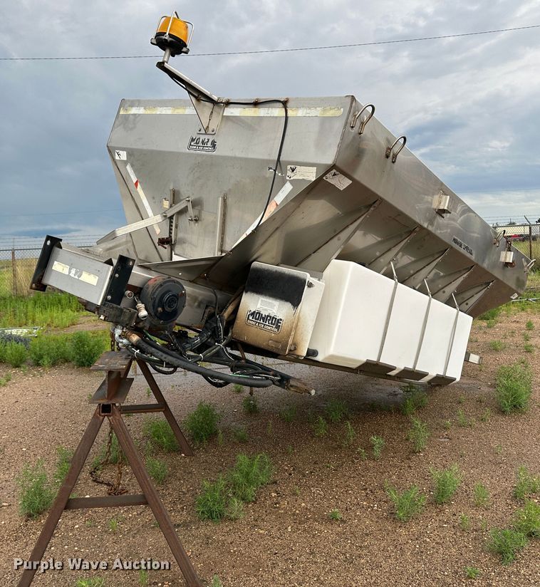 image for item NE9044 Monroe  spreader