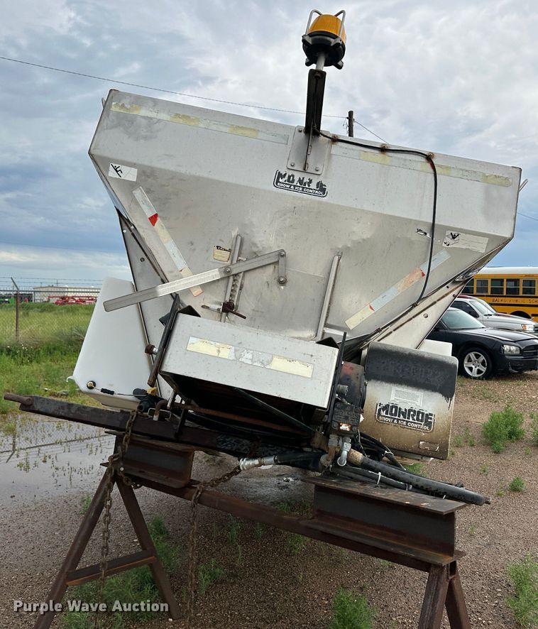 image for item NE9044 Monroe  spreader